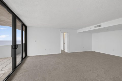 Condominio en venta en Riviera Beach, Florida, 2 dormitorios, 112.41 m2 № 2267916 - foto 9