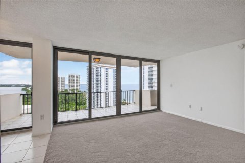 Condominio en venta en Riviera Beach, Florida, 2 dormitorios, 112.41 m2 № 2267916 - foto 8