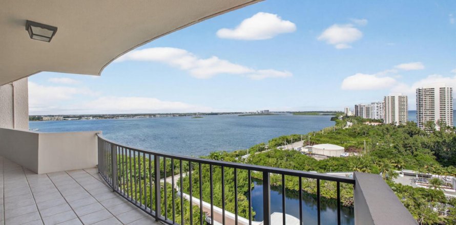 Condominio en Riviera Beach, Florida, 2 dormitorios  № 2267916