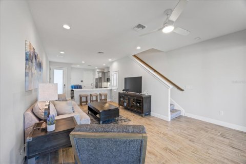 Adosado en venta en Seminole, Florida, 2 dormitorios, 142.51 m2 № 1547263 - foto 13