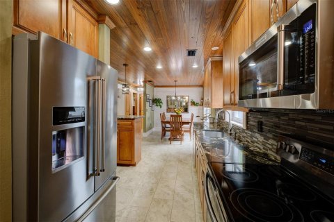 House in Sarasota, Florida 3 bedrooms, 181.62 sq.m. № 2214242 - photo 23