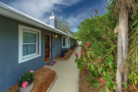 House in Sarasota, Florida 3 bedrooms, 181.62 sq.m. № 2214242 - photo 5
