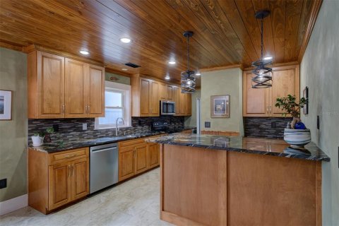 House in Sarasota, Florida 3 bedrooms, 181.62 sq.m. № 2214242 - photo 19