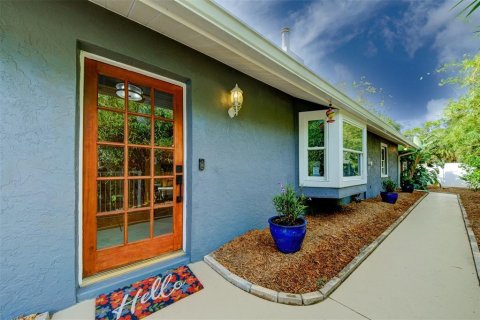 House in Sarasota, Florida 3 bedrooms, 181.62 sq.m. № 2214242 - photo 6