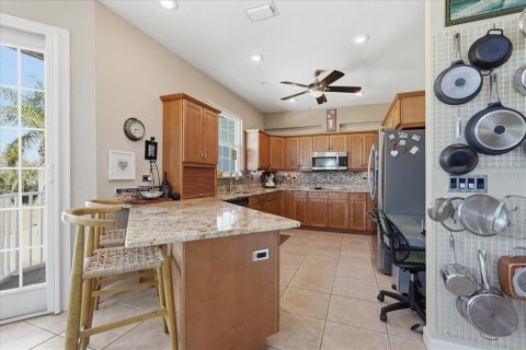 Townhouse in North Redington Beach, Florida 3 bedrooms, 224.36 sq.m. № 2420209 - photo 28
