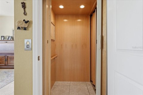 Townhouse in North Redington Beach, Florida 3 bedrooms, 224.36 sq.m. № 2420209 - photo 4