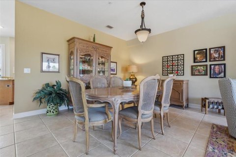 Townhouse in North Redington Beach, Florida 3 bedrooms, 224.36 sq.m. № 2420209 - photo 23
