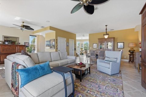 Townhouse in North Redington Beach, Florida 3 bedrooms, 224.36 sq.m. № 2420209 - photo 21