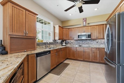 Townhouse in North Redington Beach, Florida 3 bedrooms, 224.36 sq.m. № 2420209 - photo 27