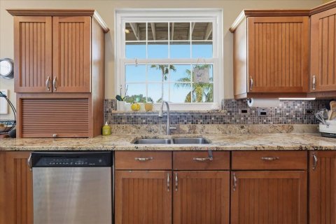 Townhouse in North Redington Beach, Florida 3 bedrooms, 224.36 sq.m. № 2420209 - photo 29