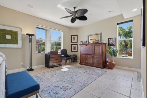 Townhouse in North Redington Beach, Florida 3 bedrooms, 224.36 sq.m. № 2420209 - photo 13