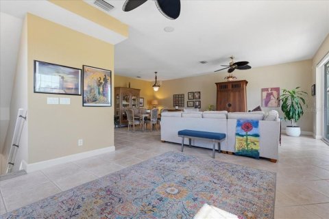 Townhouse in North Redington Beach, Florida 3 bedrooms, 224.36 sq.m. № 2420209 - photo 12