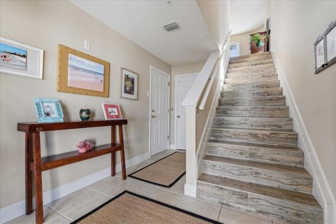 Townhouse in North Redington Beach, Florida 3 bedrooms, 224.36 sq.m. № 2420209 - photo 11
