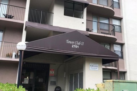 Condo in Coral Springs, Florida, 1 bedroom  № 1946174 - photo 1