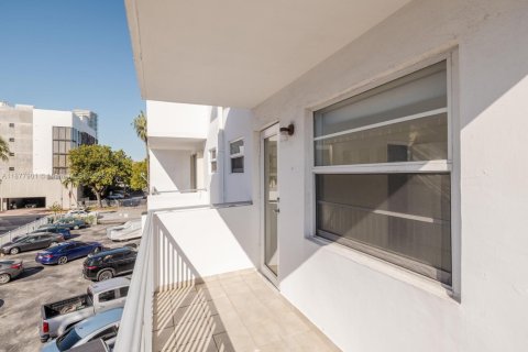 Condo in Miami Beach, Florida, 2 bedrooms  № 1923498 - photo 18