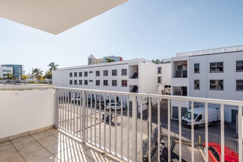 Condo in Miami Beach, Florida, 2 bedrooms  № 1923498 - photo 16