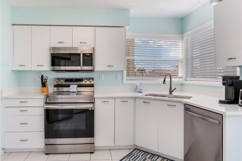 Condominio en venta en Saint Petersburg, Florida, 2 dormitorios, 99.41 m2 № 1687070 - foto 12