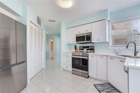 Condominio en venta en Saint Petersburg, Florida, 2 dormitorios, 99.41 m2 № 1687070 - foto 14