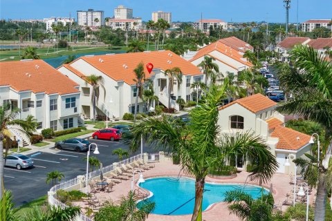 Condominio en venta en Saint Petersburg, Florida, 2 dormitorios, 99.41 m2 № 1687070 - foto 2