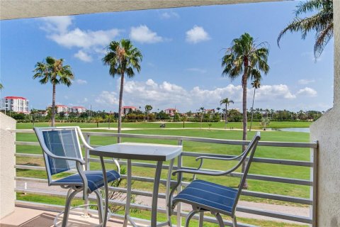 Condominio en venta en Saint Petersburg, Florida, 2 dormitorios, 99.41 m2 № 1687070 - foto 3
