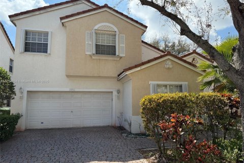 House in Pembroke Pines, Florida 3 bedrooms, 180.04 sq.m. № 1860109 - photo 1