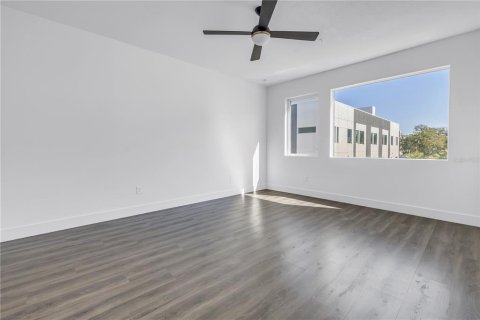 Adosado en venta en Saint Petersburg, Florida, 3 dormitorios, 195.56 m2 № 1838787 - foto 6