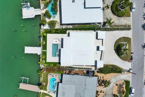Casa en venta en Treasure Island, Florida, 4 dormitorios, 267.09 m2 № 1716746 - foto 8