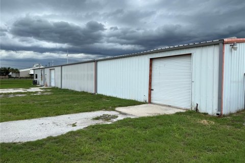 Propiedad comercial en alquiler en Bushnell, Florida, 92.9 m2 № 1821218 - foto 3