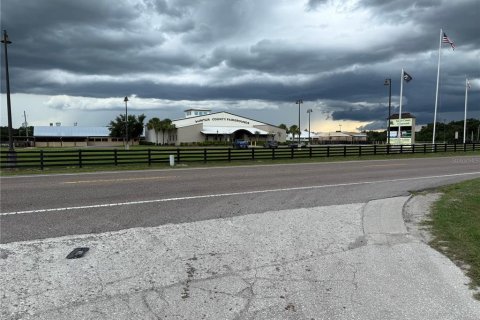 Propiedad comercial en alquiler en Bushnell, Florida, 92.9 m2 № 1821218 - foto 11