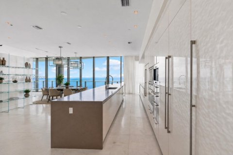 Copropriété à vendre à Sunny Isles Beach, Floride: 3 chambres, 310.29 m2 № 2075015 - photo 13