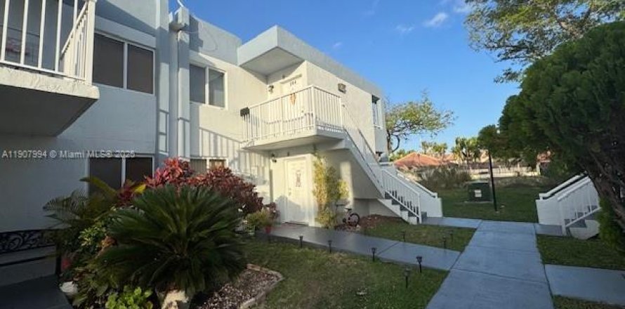 Condominio en Miami, Florida, 2 dormitorios  № 1966521