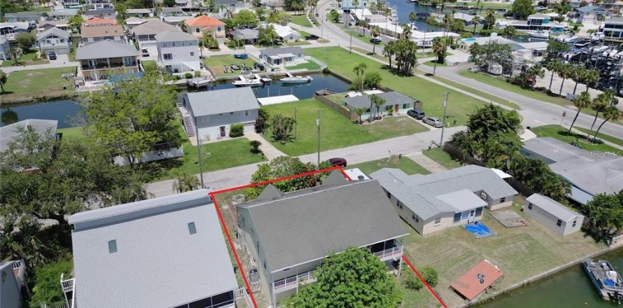 Villa ou maison à Hudson, Floride 4 chambres, 131.09 m2 № 1905662