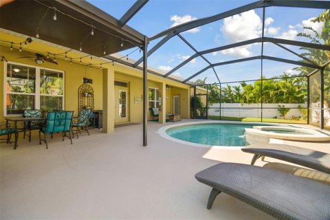 House in Tampa, Florida 4 bedrooms, 295.8 sq.m. № 1690191 - photo 7