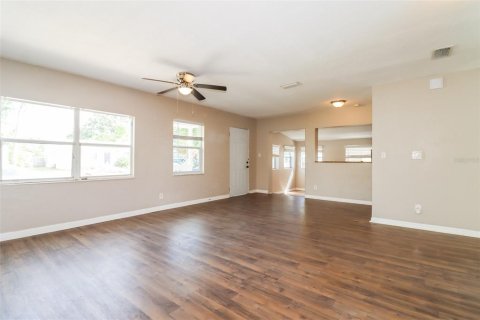 Villa ou maison à vendre à Saint Petersburg, Floride: 3 chambres, 159.98 m2 № 2114880 - photo 5