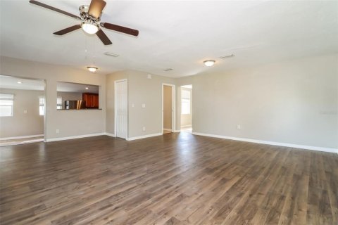 Villa ou maison à vendre à Saint Petersburg, Floride: 3 chambres, 159.98 m2 № 2114880 - photo 6