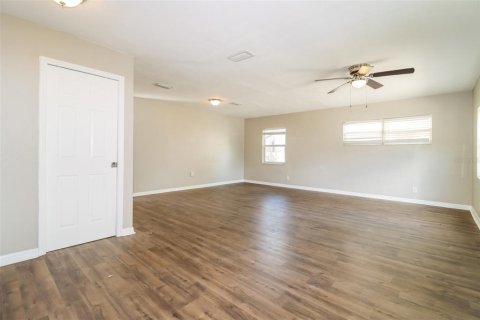 Villa ou maison à vendre à Saint Petersburg, Floride: 3 chambres, 159.98 m2 № 2114880 - photo 7