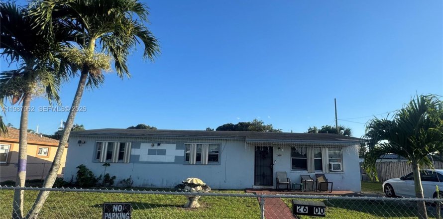 Дом в Майами-Гарденс, Флорида 3 спальни, 120.77м2 № 2051852