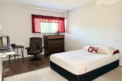 Condo in Temple Terrace, Florida, 2 bedrooms  № 1576269 - photo 12