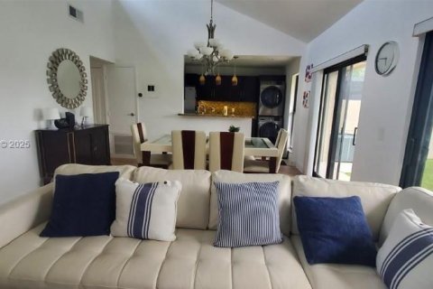 Villa ou maison à louer à Sunrise, Floride: 2 chambres, 76.83 m2 № 1992193 - photo 6