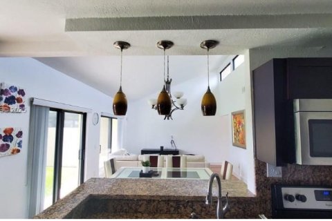 Villa ou maison à louer à Sunrise, Floride: 2 chambres, 76.83 m2 № 1992193 - photo 13