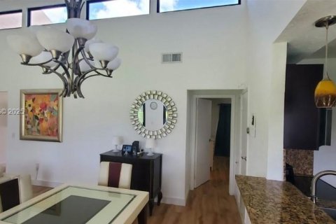 Villa ou maison à louer à Sunrise, Floride: 2 chambres, 76.83 m2 № 1992193 - photo 11