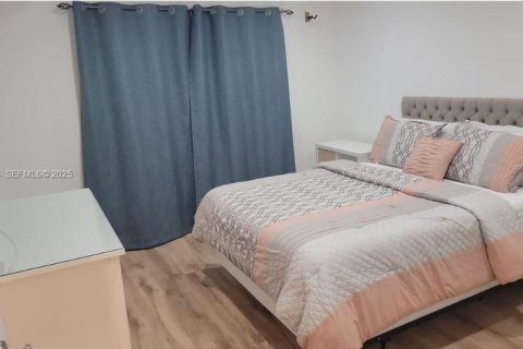 Villa ou maison à louer à Sunrise, Floride: 2 chambres, 76.83 m2 № 1992193 - photo 19