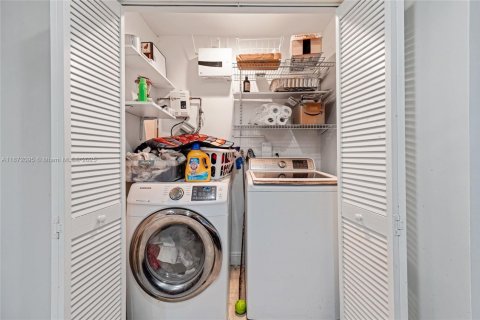 Купить виллу или дом в Холливуд, Флорида 3 спальни, 128.58м2, № 1928356 - фото 12