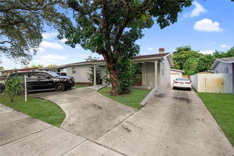 Купить виллу или дом в Холливуд, Флорида 3 спальни, 128.58м2, № 1928356 - фото 18