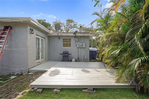 Купить виллу или дом в Холливуд, Флорида 3 спальни, 128.58м2, № 1928356 - фото 10