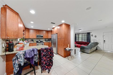 Купить виллу или дом в Холливуд, Флорида 3 спальни, 128.58м2, № 1928356 - фото 6