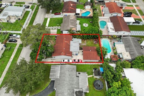 Купить виллу или дом в Холливуд, Флорида 3 спальни, 128.58м2, № 1928356 - фото 16