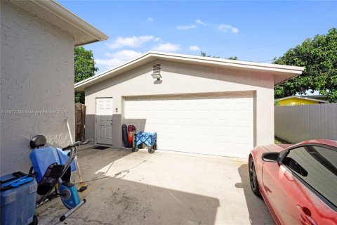 Купить виллу или дом в Холливуд, Флорида 3 спальни, 128.58м2, № 1928356 - фото 3
