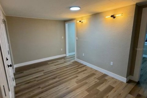 Villa ou maison à vendre à Tampa, Floride: 2 chambres, 70.23 m2 № 2226243 - photo 3