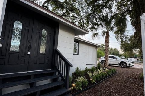 House in Tampa, Florida 2 bedrooms, 70.23 sq.m. № 2226243
